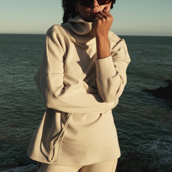 VARLEY “Sweat” top - Picture 1 of 2